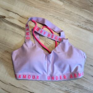 Under armour sports bra size medium